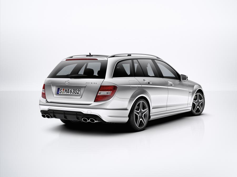  Mercedes-Benz C63 AMG Station Wagon 2011 года  (фото 17 из 19)